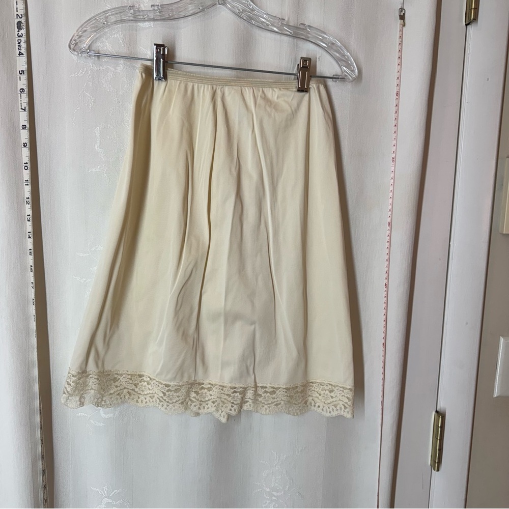 Vintage Women's Lace Trim Vassarette Half Slip